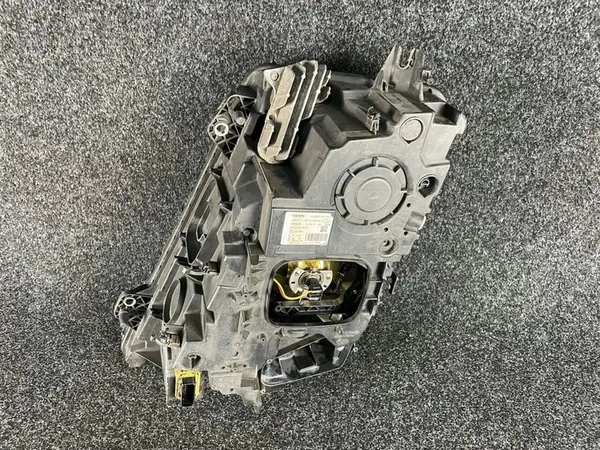 VOLVO FH4 Oikea Heijastin Lamppu 2239217 image 9