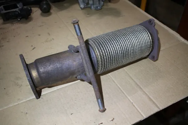 Tuyau d'échappement flexible Volvo OEM 31439891 - Occasion image 2