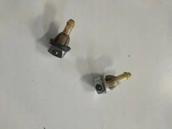 Buse de lave-glace OEM DySp107-u pour Mercedes 107/116/126 image 2