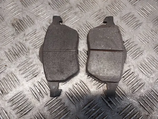 Disques, Plaquettes et Étriers de Frein Avant Audi A6 C6 image 10