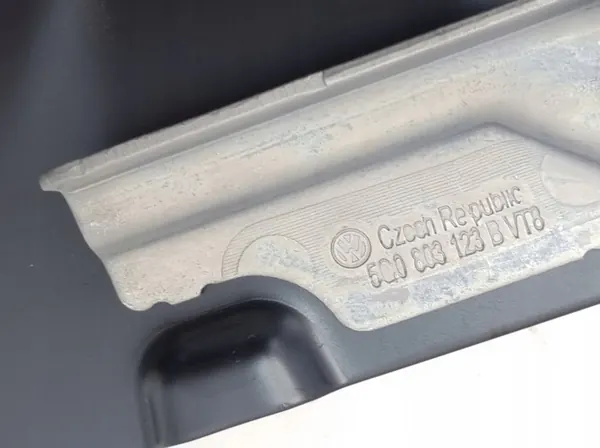 Soporte batería VW Tiguan OEM 5QF804869E Usado image 10