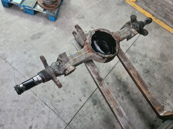 Renault Gama D WIDE Achsgehäuse - Gebrauchtes OE-Teil image 2