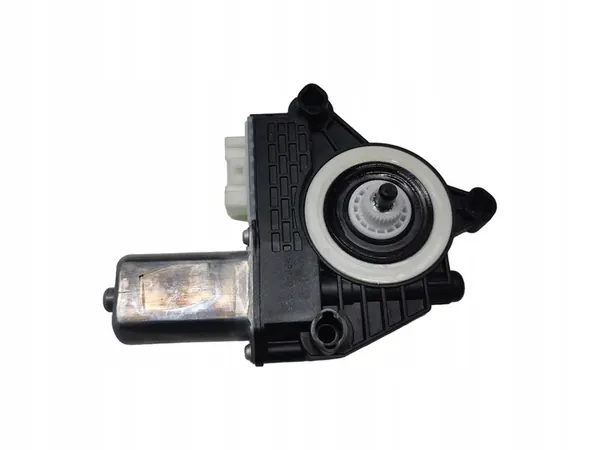 Takaluukun oikea ikkunanostomoottori BMW 1 F40 M135I 1060025 image 2