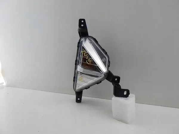 HYUNDAI ELANTRA VI LIFT - pisca direita halógena image 2