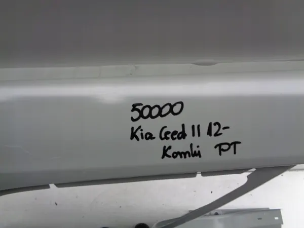 Hinterer rechter Kotflügel OEM 50000 für Kia Ceed II image 5