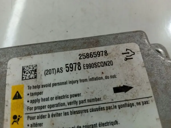 Module SRS airbag Saturn VUE OEM 25865978 - Utilisé image 4