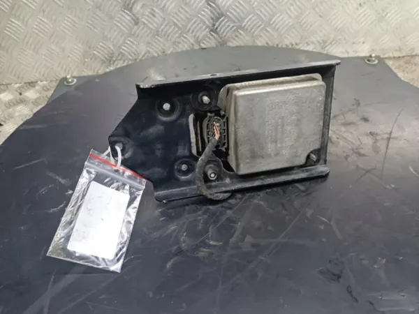 Audi A8 S8 D3 ACC Radarsensor OEM 4E0907561F image 3