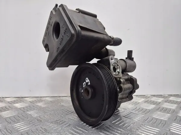Bomba de direção assistida Mercedes W212 E500 0064664401 image 2