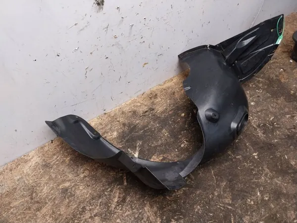 SKODA FABIA MK2 Etu Oikea Lokasuoja 5J0809962A image 3