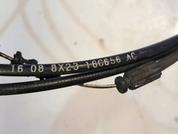 Poignée d'ouverture capot Jaguar XF OEM 8X2316C656AC image 6