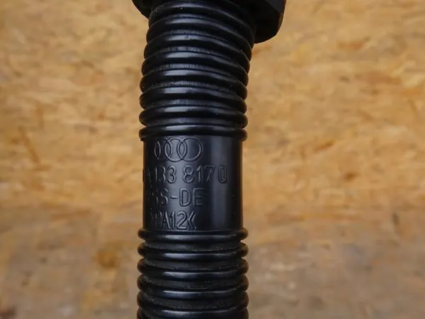 Luftrohr AUDI TT 8N A3 8L GOLF IV 1.8 TURBO 8L0133817 image 5