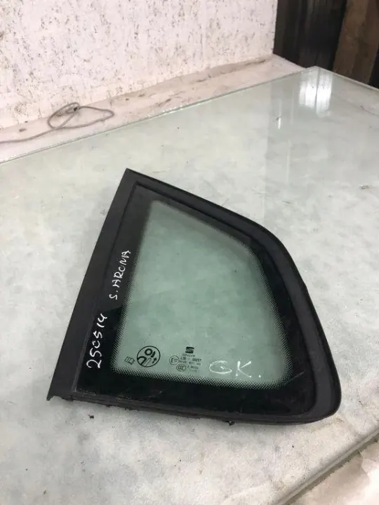 SEAT ARONA vänster bakruta OEM 6F9845297H image 2