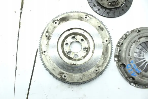 Disco de embreagem 03D141025C Skoda Fabia II 1.2 12V image 2