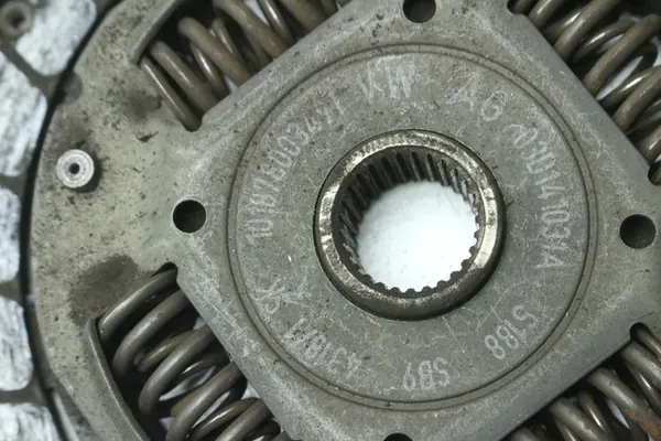 Disco de embreagem 03D141025C Skoda Fabia II 1.2 12V image 6