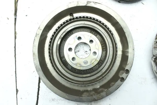 Disco de embreagem 03D141025C Skoda Fabia II 1.2 12V image 8