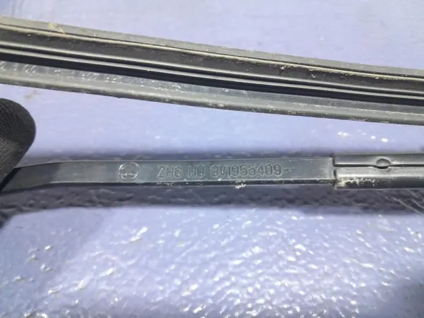 Skoda Superb III pyyhinvarrennostin OEM 3V1955409 image 3