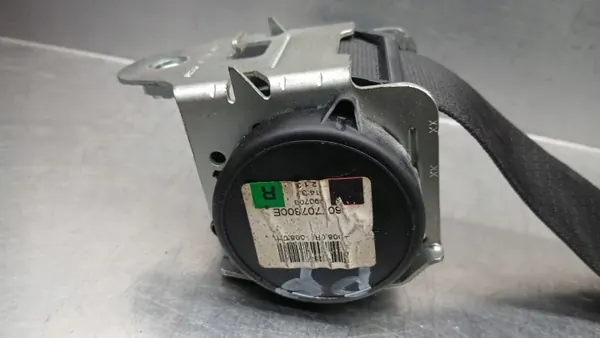 Turvavyö etu-oikea OEM 13290233 Opel Corsa D:lle image 9