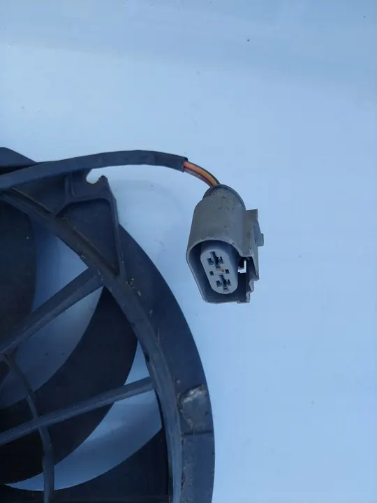 Kylarrubrik 400mm Audi A4 S4 B6 B7 4.2 OEM 8E0959455P image 2