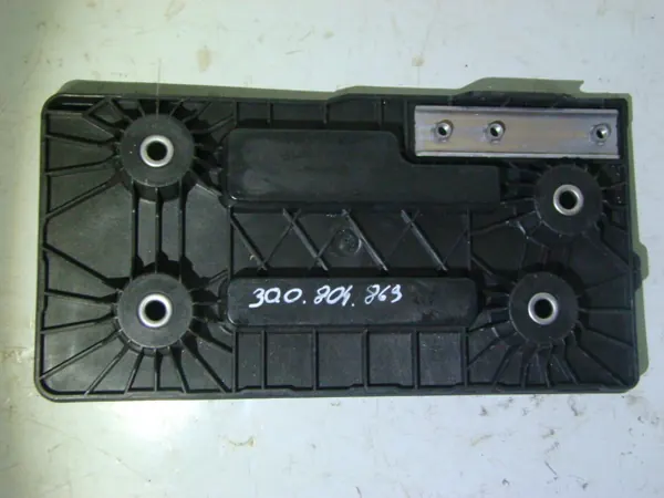 Accubasisbehuizing OEM 3Q0804869 voor Passat B8 image 3