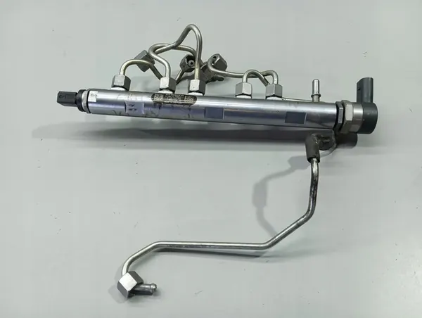 Rampe d'injection BMW F30 2.0D OEM image 1