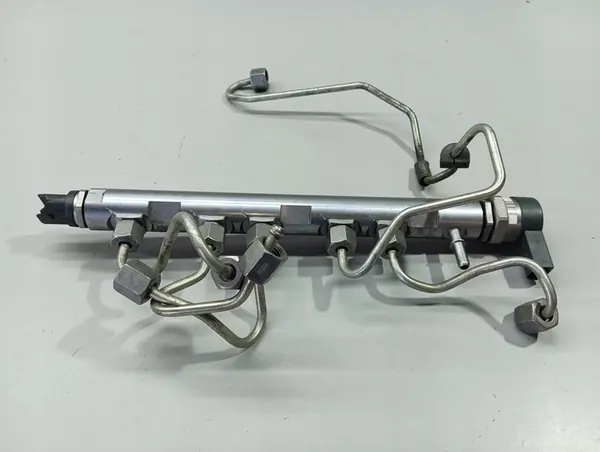 Rampe d'injection BMW F30 2.0D OEM image 2