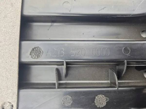 Mercedes W213 W238 Stötfångarskydd A2135200000 image 3