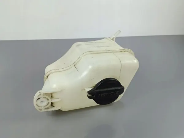 Tapón de vaso de expansión Kia OE FOB34162 - Usado image 4