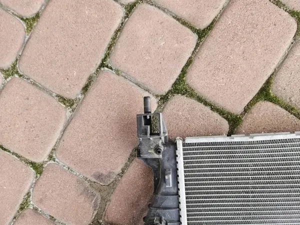 Radiateur d'eau OEM B656 pour Opel Corsa E 1.4T image 5
