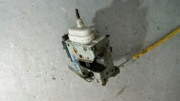 Vänster Främre Lås Audi A3 8L 8L1837015 image 2