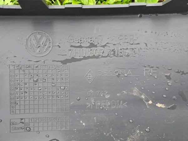 Volkswagen Transporter T5 Moldura de para-choque dianteiro direita 7H0807718 image 2