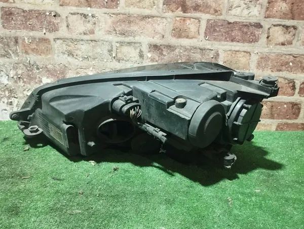 Farol Dianteiro Direito Volkswagen Golf VII image 3