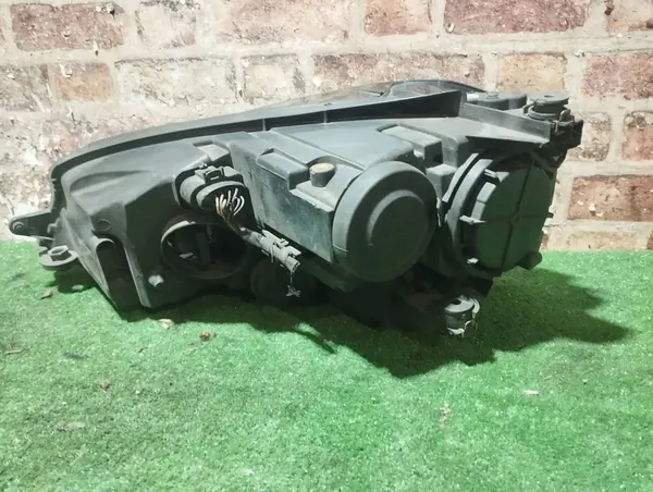 Farol Dianteiro Direito Volkswagen Golf VII image 4