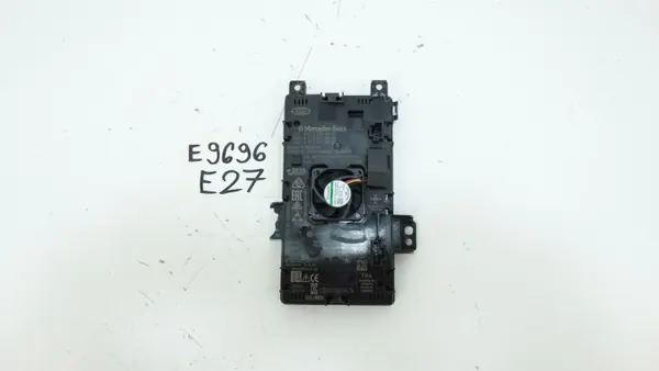 Module chargeur induction Mercedes W213 A2139006935 image 2