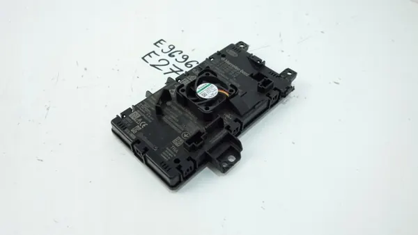 Module chargeur induction Mercedes W213 A2139006935 image 4