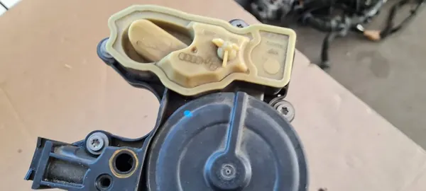 Audi OE 06K103495AN Öljyseparatori image 5