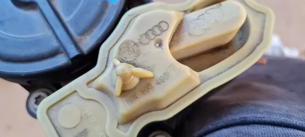 Audi OE 06K103495AN Öljyseparatori image 6