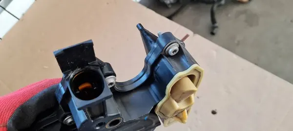 Audi OE 06K103495AN Öljyseparatori image 8