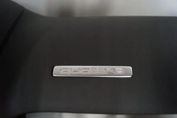 Audi A5 8T mittkonsol OEM 8T1857041F Begagnad image 4