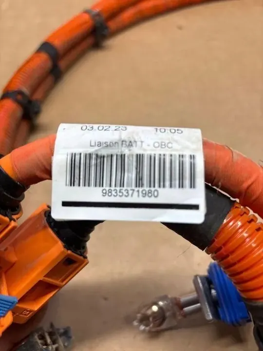 Câble de chargement de batterie PEUGEOT 2008 II 2022 image 4