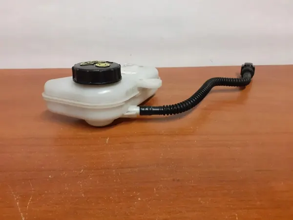 Cilindro maestro de freno OEM 10117 para Ford Transit image 4