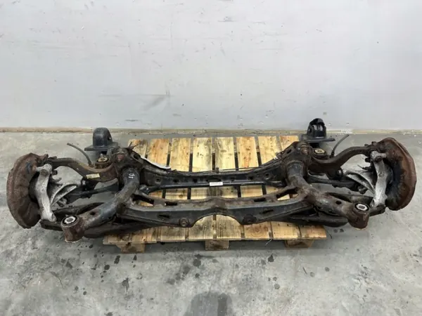 VW Passat B8 takajousipalkki OEM MMAUTKO-28306 image 2