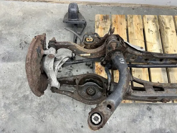 VW Passat B8 takajousipalkki OEM MMAUTKO-28306 image 10