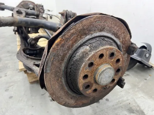 VW Passat B8 takajousipalkki OEM MMAUTKO-28306 image 6