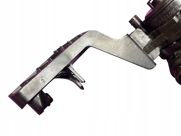 Pompe à eau BMW OE 8840613 - État utilisé image 5