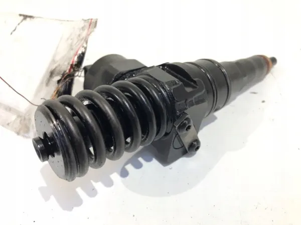 Inyector OEM 038130073F para Audi A4 B5 1.9 image 3