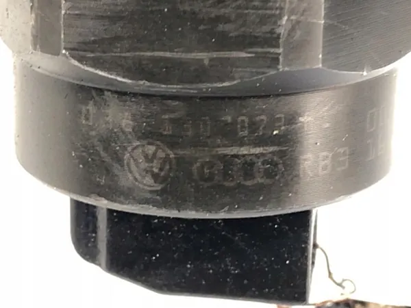 Inyector OEM 038130073F para Audi A4 B5 1.9 image 6