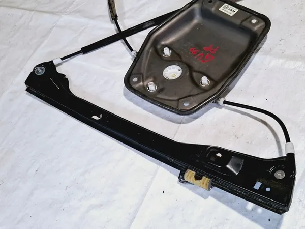 Regulador de janela dianteira direita VW Golf V 1K0 image 3