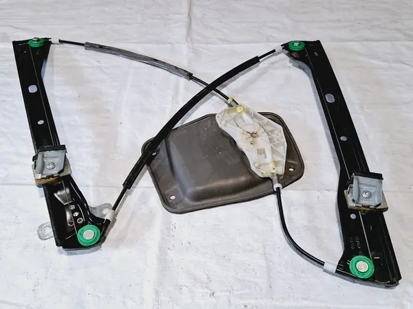 Regulador de janela dianteira direita VW Golf V 1K0 image 4