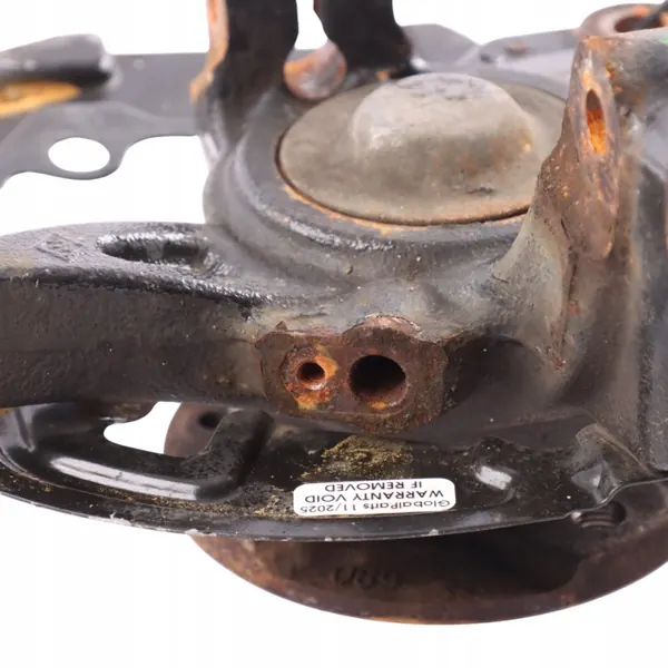 Smart Fortwo C453 Etuvasen Pyörännavetta OEM A4533320200 image 4