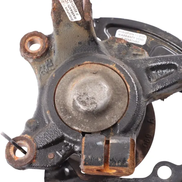 Smart Fortwo C453 Etuvasen Pyörännavetta OEM A4533320200 image 7
